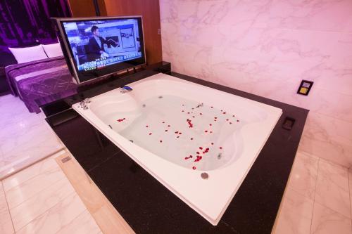 富士都商務汽車會館 台南市旅館308號 in Rende District