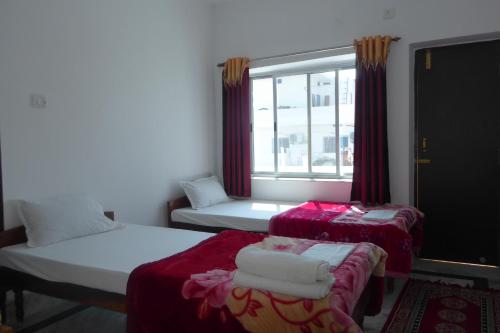 Standard Non AC Room (Twin/Double Bed) image 4