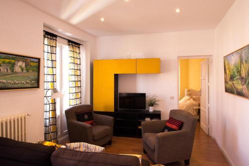 For You Rentals Chueca Apartment SON1