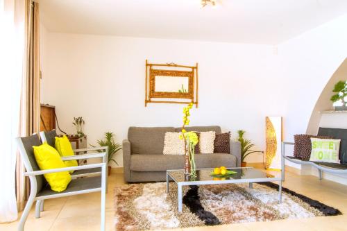 Three-Bedroom Townhouse image 10