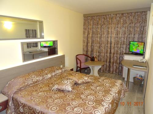 Victoria Hotel - image 11