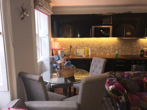 Rivers Street Georgian City Apartment - image 3