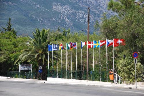 Happy Camp mobile homes in Karda Beach Camping Corfu