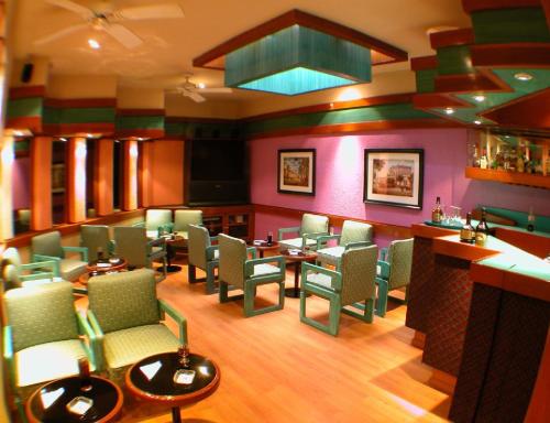 Bar/lounge, Segovia Regency in Mexico City