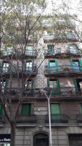 ApartEasy - Authentic Family Apartment