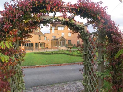 Guildford Manor Hotel & Spa - image 9