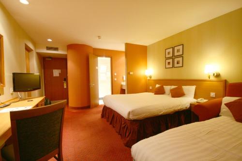room detail thumbnail 1