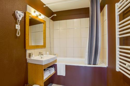 Hôtel & Spa Le Petit Castel Beuzeville-Honfleur - image 4