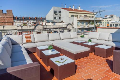 Aparteasy - Deluxe Family Apartments with Pool 2