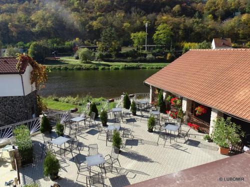 Kilátás, Hotel U Berounky in Srbsko