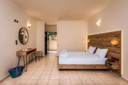 Dias Hotel & Apts Stop at Dias Luxury Studios & Apartments to discover the wonders of Crete Island. The hotel offers a wide range of amenities and perks to ensure you have a great time. All the necessary facilities, in