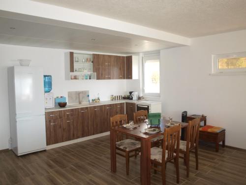 Lakeview-Estate ApartHotel - image 3