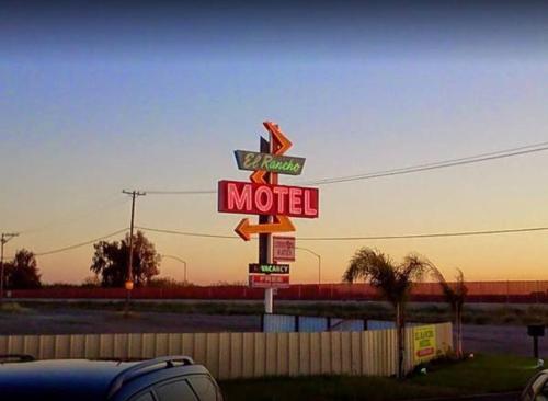 . El Rancho Motel