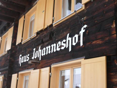 Haus Johanneshof 1604 in Lech am Arlberg, Österreich