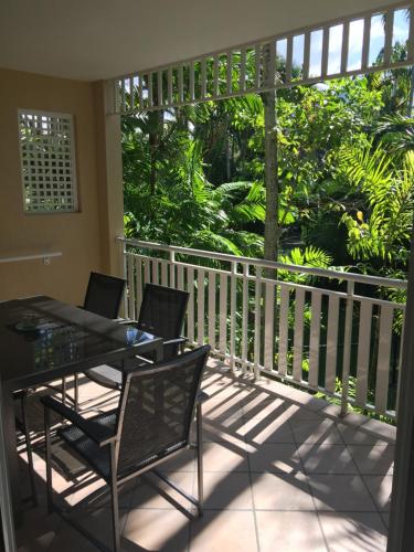 Cairns Golf Course Apartment