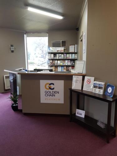 ردهة, رينجوود ليك إن (Ringwood Lake Inn) in Mitcham