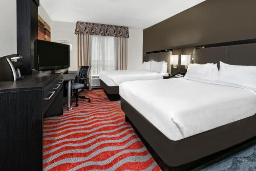 Standard Room with Two Queen Beds