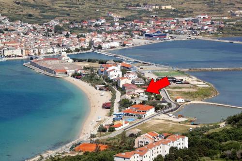 Apartments by the sea Pag - 528