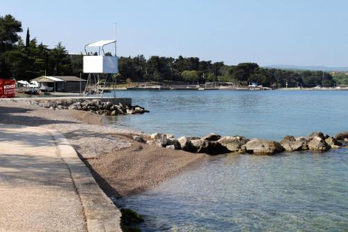Apartments with a parking space Malinska (Krk) - 5289 - image 8
