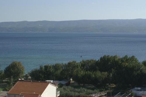 Apartments by the sea Duce, Omis - 945