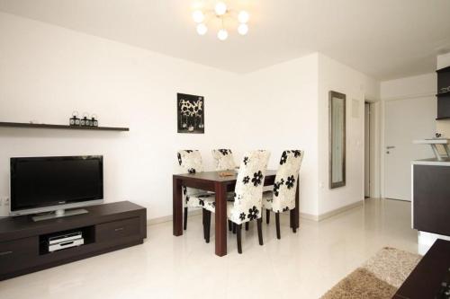 Apartments with a parking space Icici Opatija - 7785 - image 6