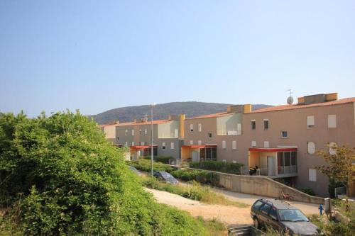 Apartments with a parking space Cres - 7985 - image 7