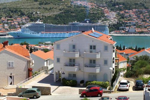 Apartments with WiFi Dubrovnik - 8565