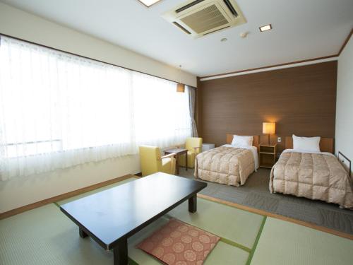 Quadruple Room with Tatami Area - Non-Smoking