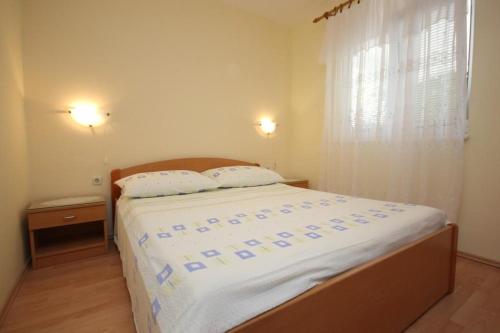  Apartment Vis 2459a in 21480 Vis