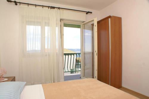 Apartments by the sea Pisak, Omis - 2742