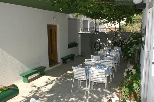 Apartments by the sea Pisak Omis - 2742 - image 7