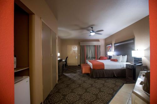 Best Western Executive Inn El Campo - image 7