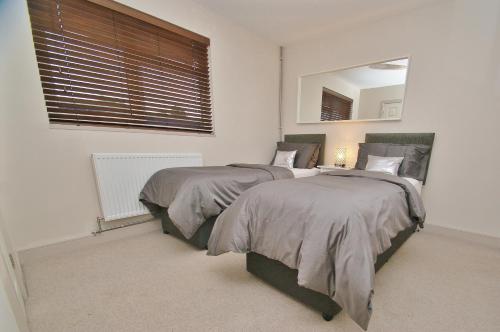 FREE Parking, Stylish and Spacious Bungalow, Bath (zdjęcie 10)