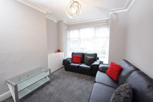 Large 5 Bed Near City Ctr Sleeps 16 (2), , Greater Manchester