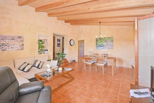 Villa Lila - Tap to explore photos