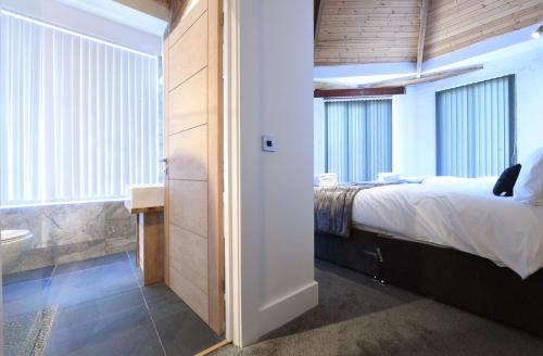 Stunning Penthouse Slps 20 (38 A4), Manchester (photo 8)