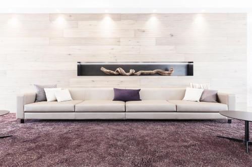 Lobby, Compostela Suites in Barajas