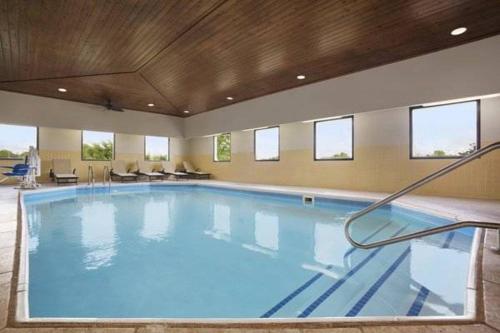 Country Inn & Suites by Radisson DFW Airport South TX - image 4