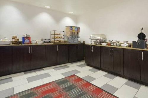 Country Inn & Suites by Radisson DFW Airport South TX - image 5