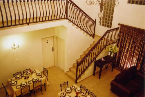 Falling Feather Inn - image 5