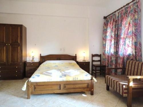  Yellow Stella Studios in Skopelos