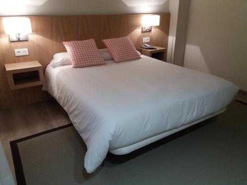 2 twin beds