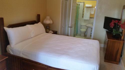 Studio Apartment room in Personal Touch 1