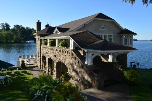 Lake George Boathouse Waterfront Lodging