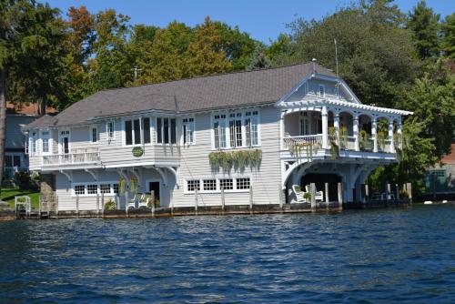 Lake George Boathouse Waterfront Lodging