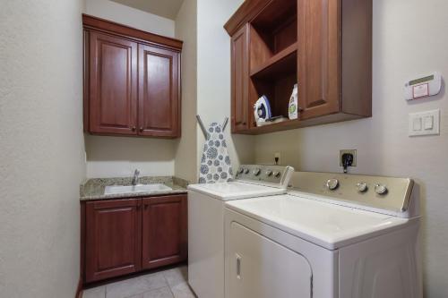 Tranquil Townhome - image 12
