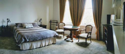 Deluxe queen room B with ensuite