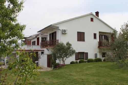  Apartment Ljubac 6141b, Pension in Ražanac