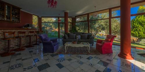 Aeneas Hotel - image 4