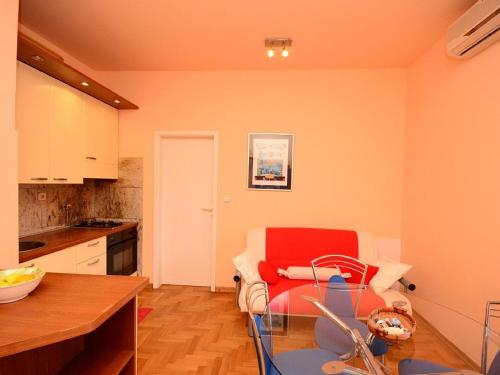 Apartment Blazenka 1154 - image 2